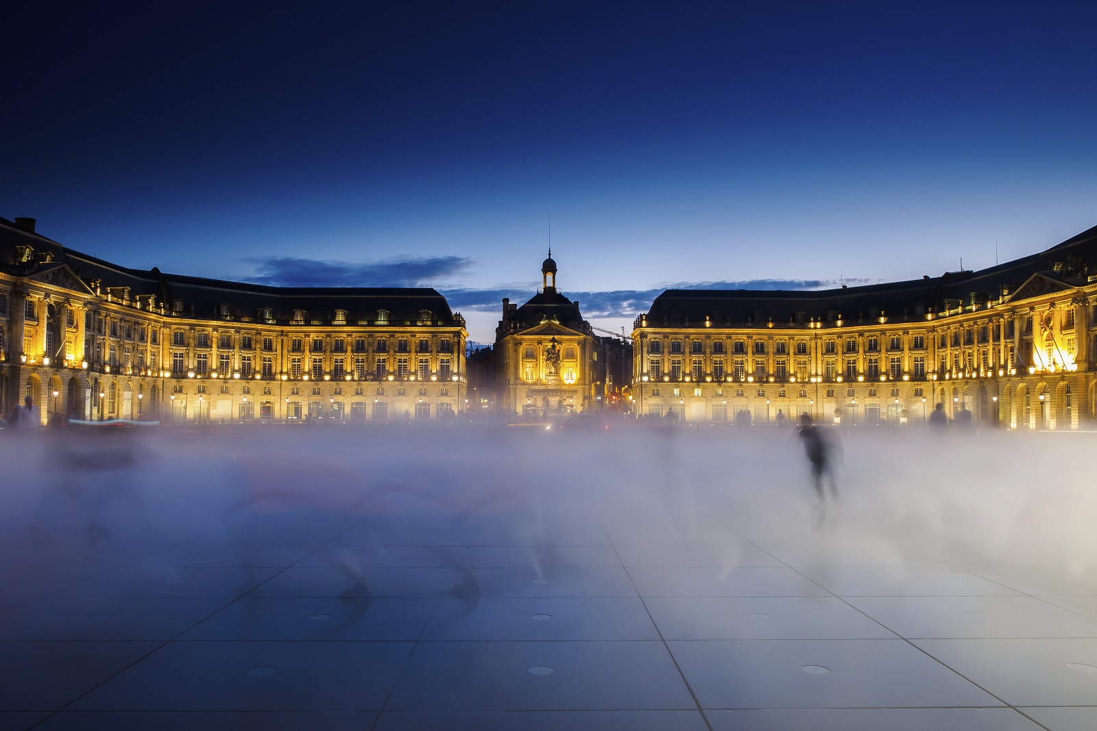 Bordeaux © Thinkstock_Enzojz